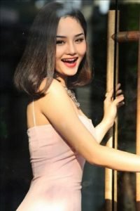 MMLive Lac mat truoc than hinh goi cam boc lua cua Miu Le hau giam can 1 267x400 1