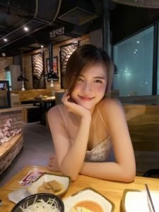 MMlive hot girl xinh dep nguyen phuc kim ngan 7 300x400 1