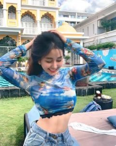 mmlive hot girl vo ngoc tran 3 320x400 1