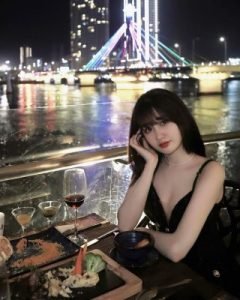 mmlive hot girl vu thi khanh huyen 5 320x400 1