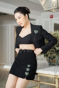 thuy ngan 1 266x400 1